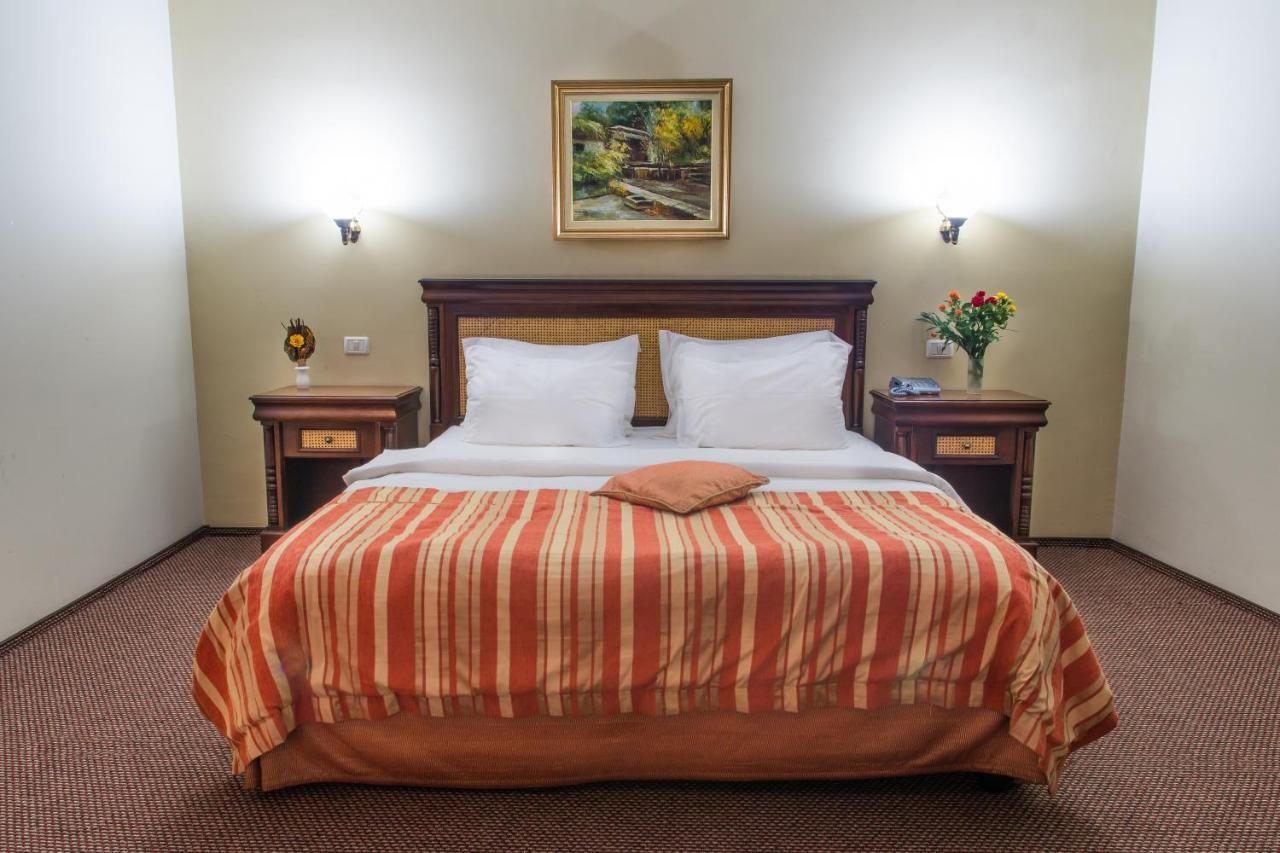 Отель Atrium Hotel Ateneu City Center Бухарест