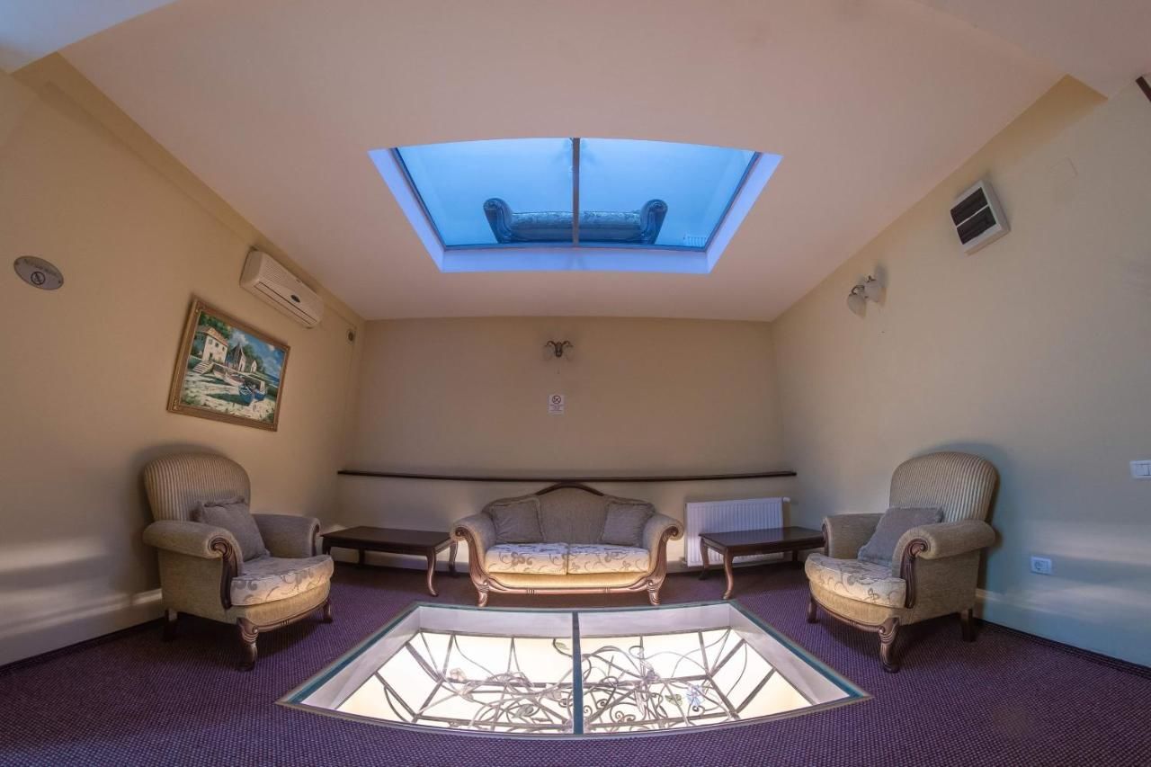 Отель Atrium Hotel Ateneu City Center Бухарест-17