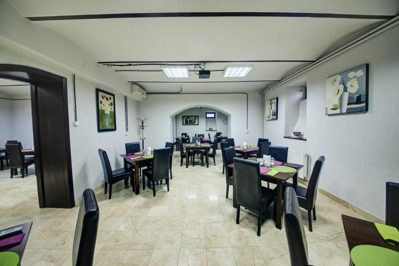 Отель Atrium Hotel Ateneu City Center Бухарест-37