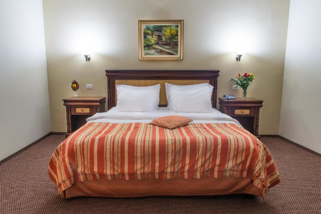 Отель Atrium Hotel Ateneu City Center Бухарест