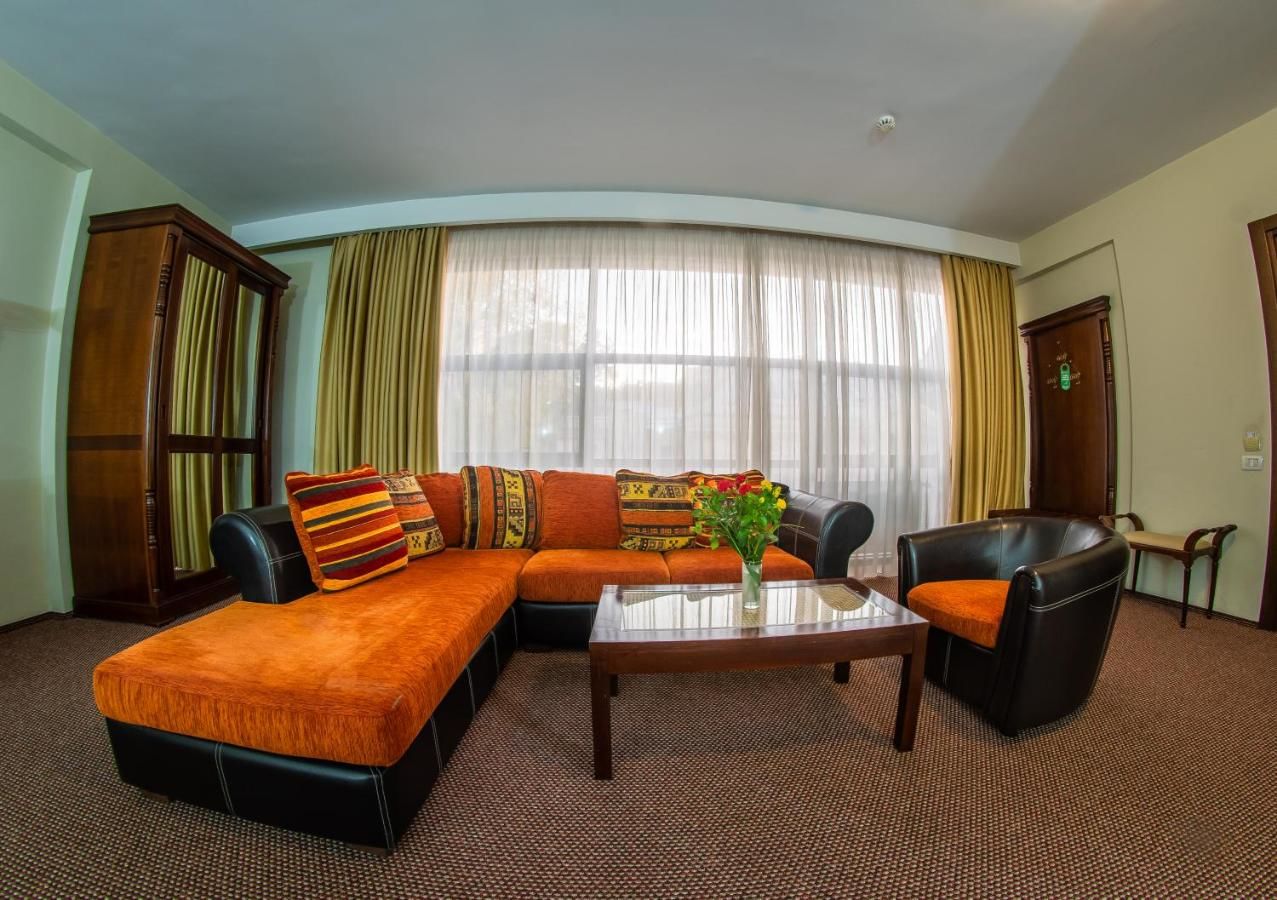 Отель Atrium Hotel Ateneu City Center Бухарест