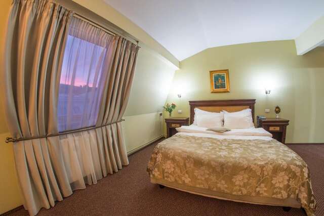 Отель Atrium Hotel Ateneu City Center Бухарест-17