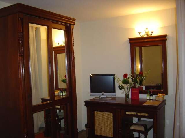 Отель Atrium Hotel Ateneu City Center Бухарест-34